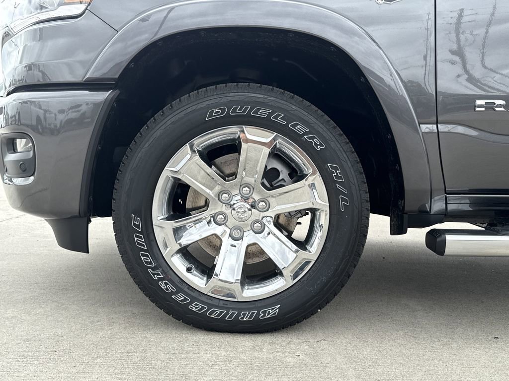 New 2026 RAM 1500 4x4 Crew Cab image 9