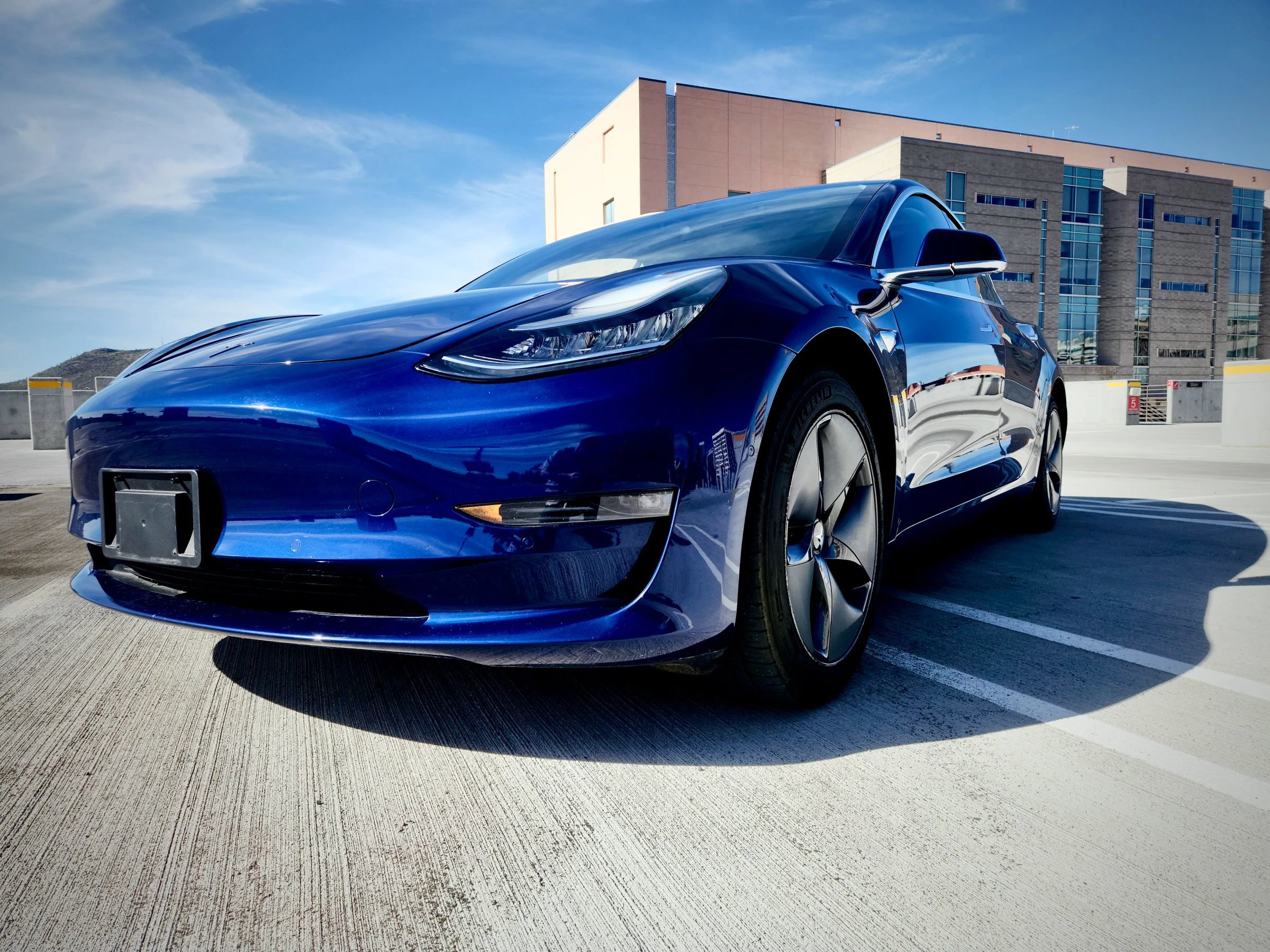 Used 2018 Tesla Model 3 Mid Range RWD image 5