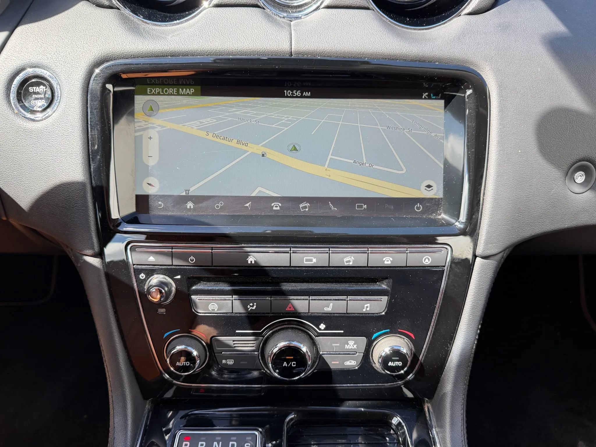 Used 2018 Jaguar XJ R-Sport RWD image 23