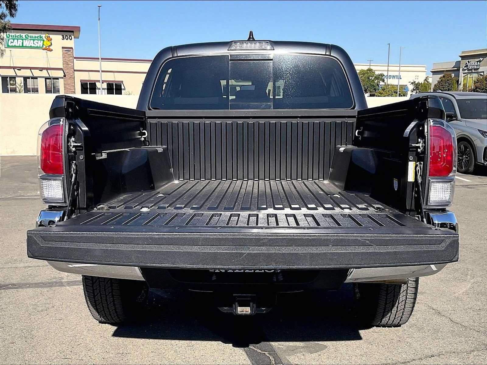 Used 2021 Toyota Tacoma TRD Off-Road AWD/4WD image 38