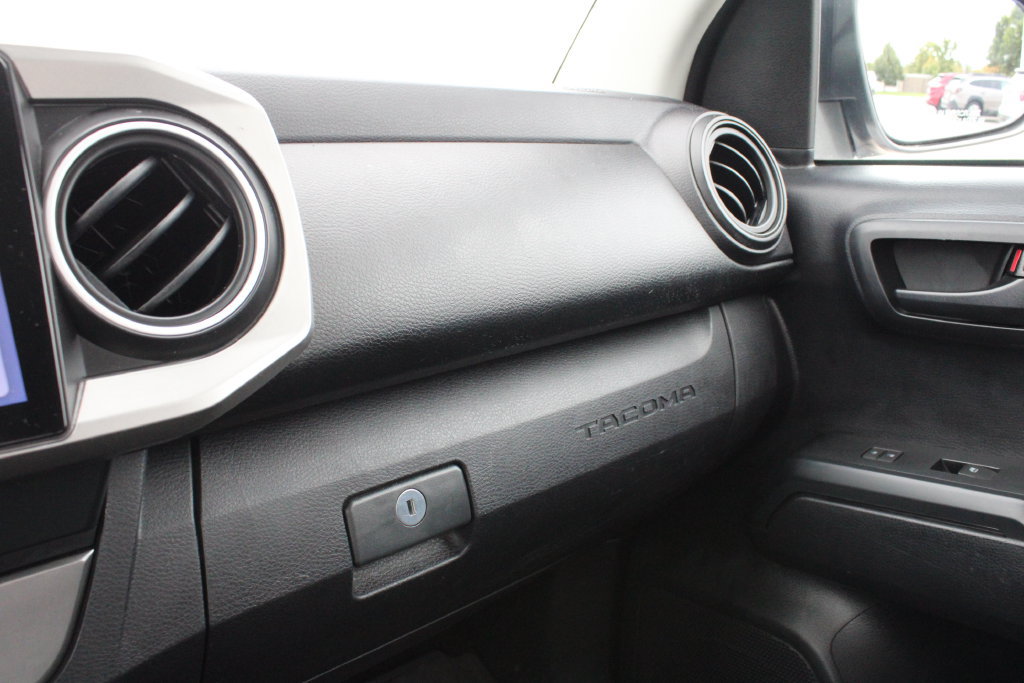 Used 2020 Toyota Tacoma SR AWD/4WD image 19
