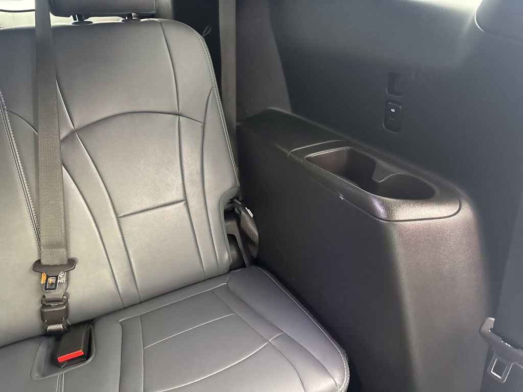 Used 2024 Buick Enclave Premium image 36