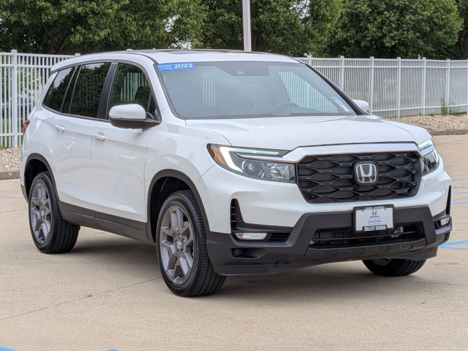 Used 2023 Honda Passport EX-L image 4
