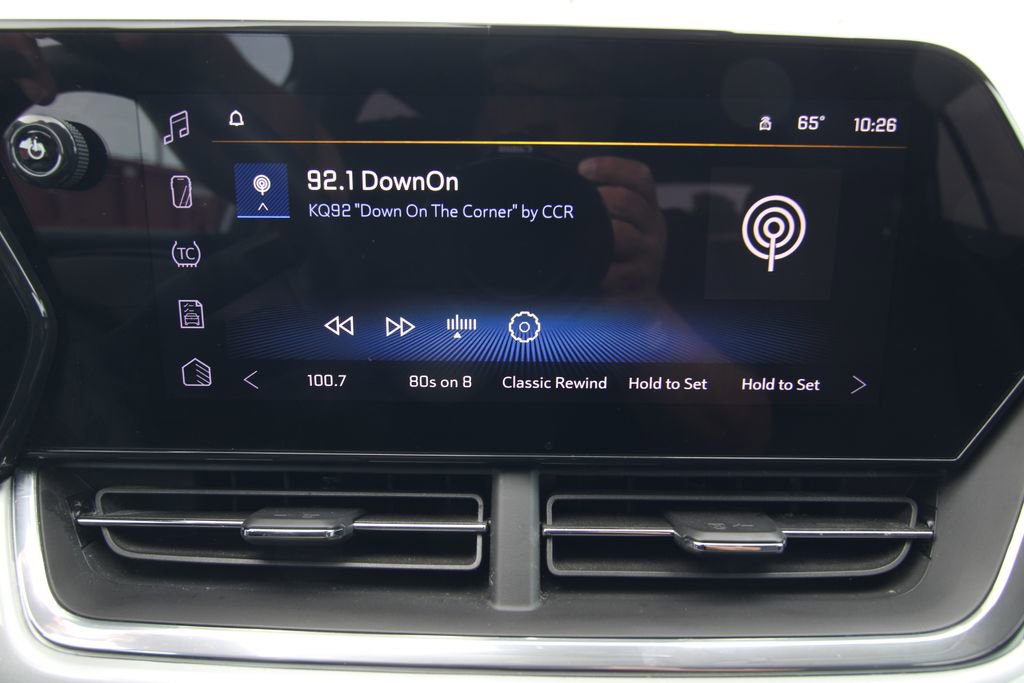 Used 2024 Chevrolet Trax LT w/ Driver Confidence Package FWD image 30
