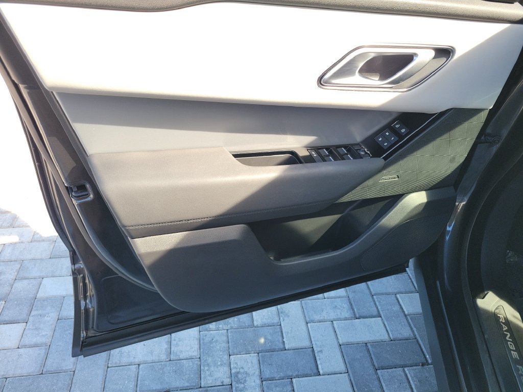 Certified 2025 Land Rover Range Rover Velar S AWD/4WD image 23