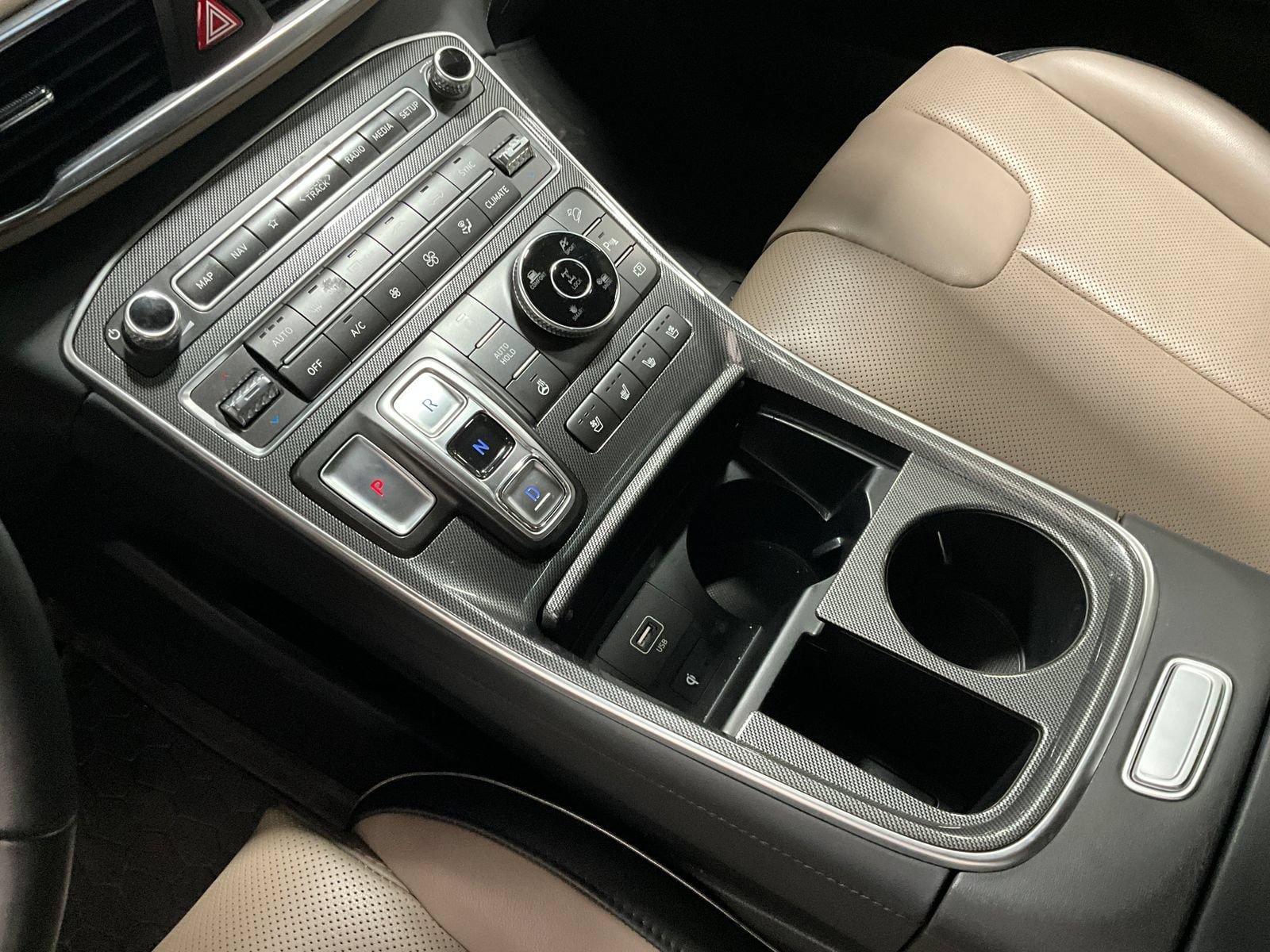 Used 2023 Hyundai Santa Fe Limited AWD/4WD image 16