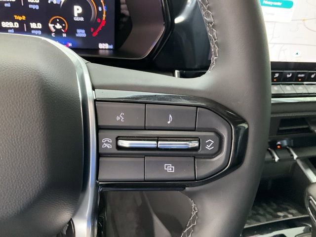 Used 2025 Chevrolet Colorado LT RWD image 11