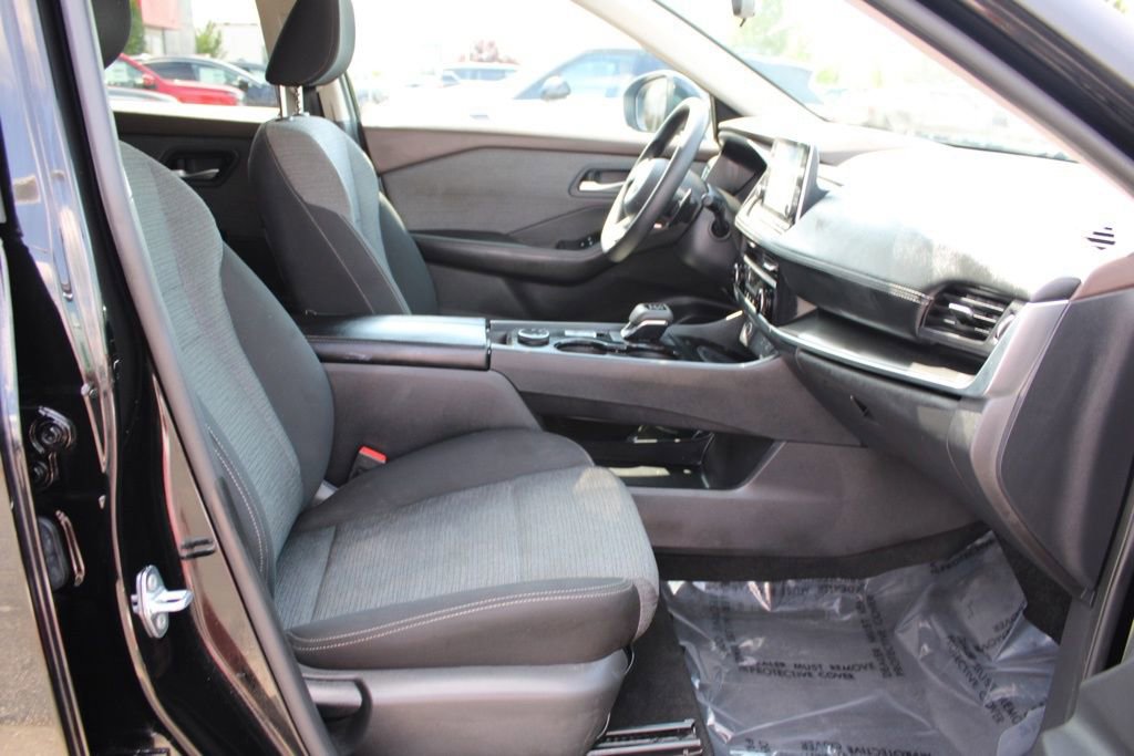 Used 2023 Nissan Rogue SV image 18