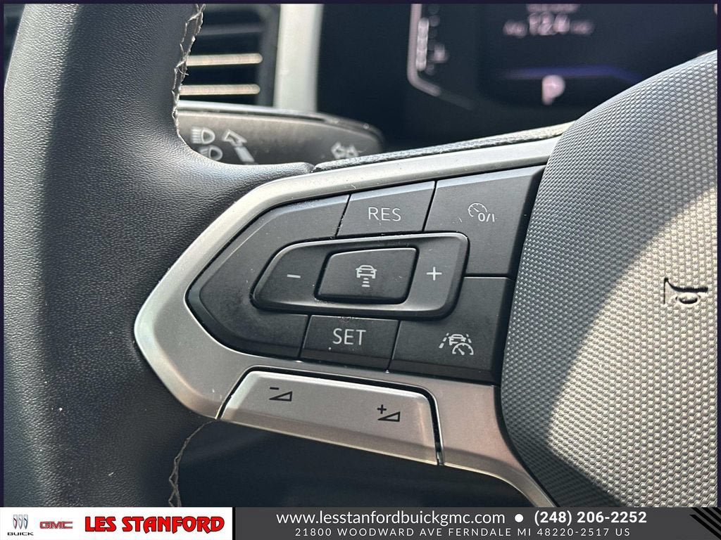 Used 2022 Volkswagen Atlas Cross Sport SEL AWD/4WD image 23