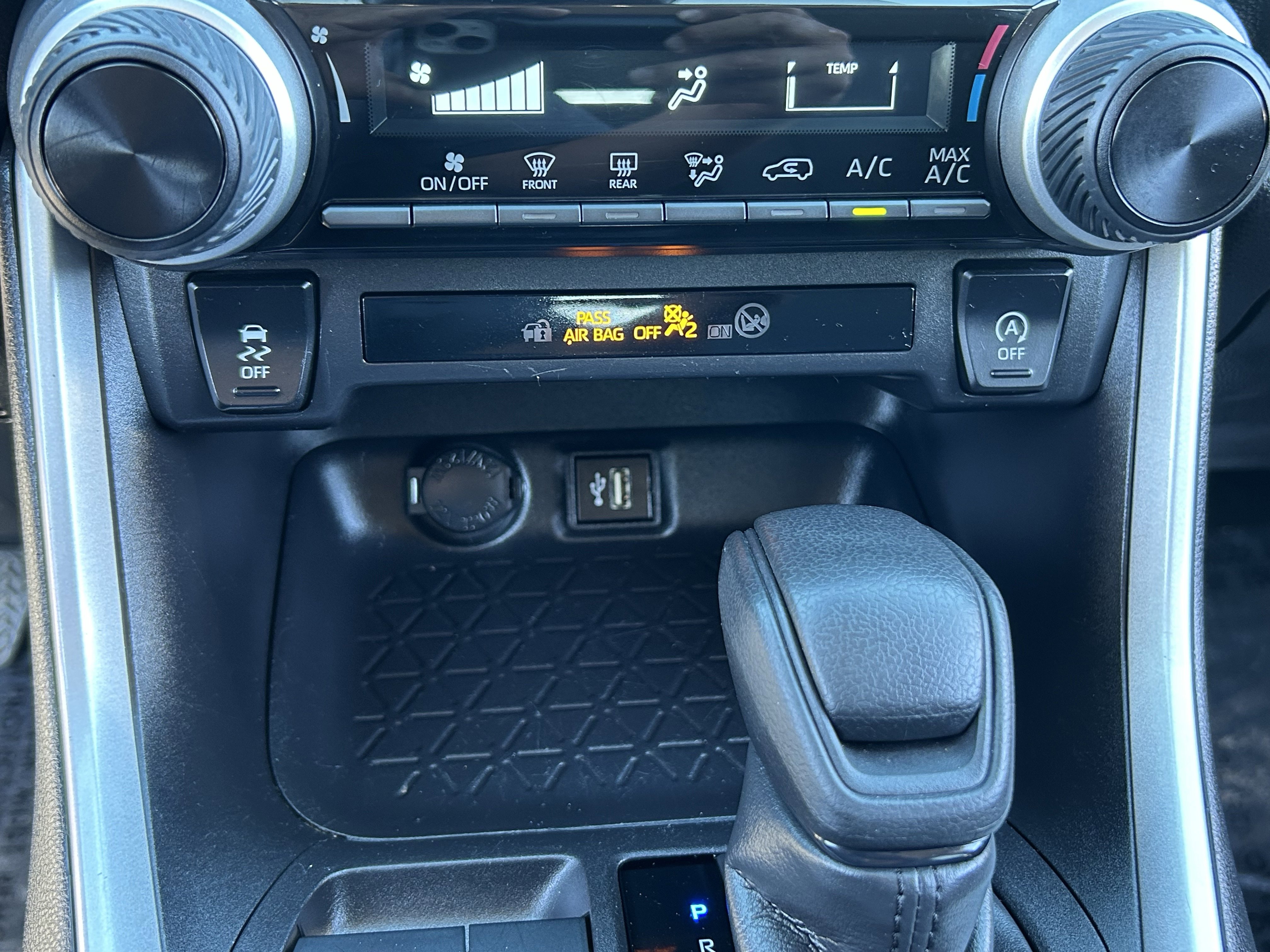 Used 2024 Toyota RAV4 LE image 26