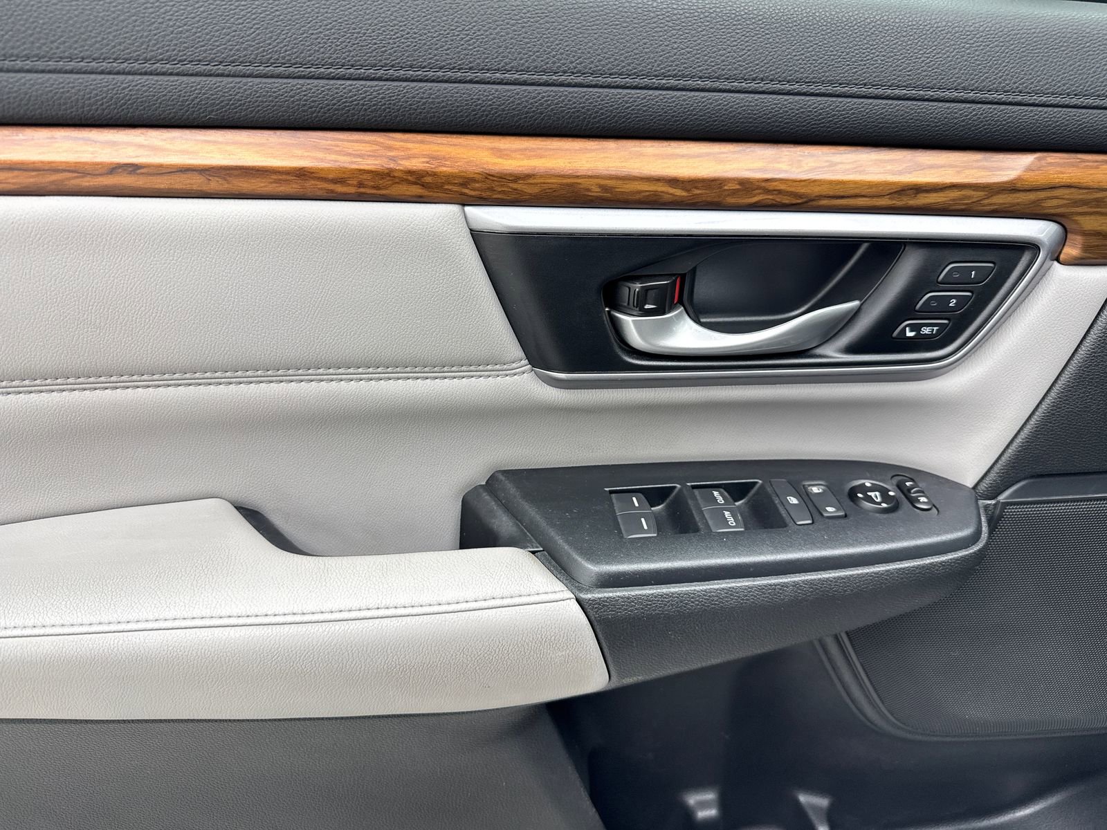 Used 2017 Honda CR-V Touring image 36