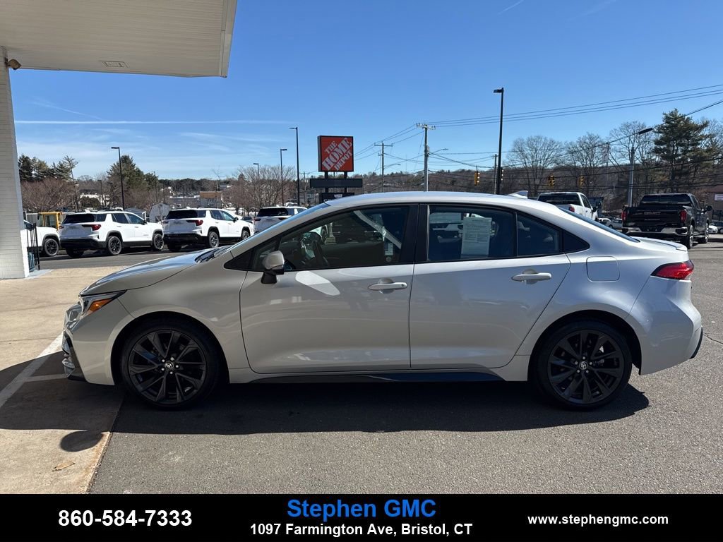 Used 2023 Toyota Corolla SE w/ Carpet Mat Package (TMS) image 4