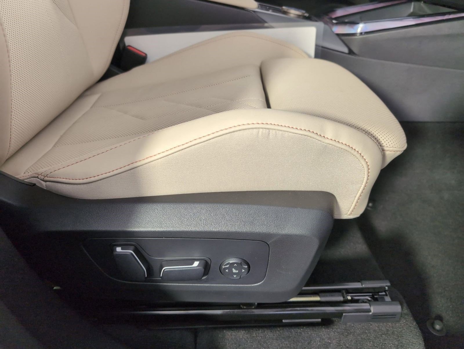 Used 2025 BMW X3 xDrive30i image 29