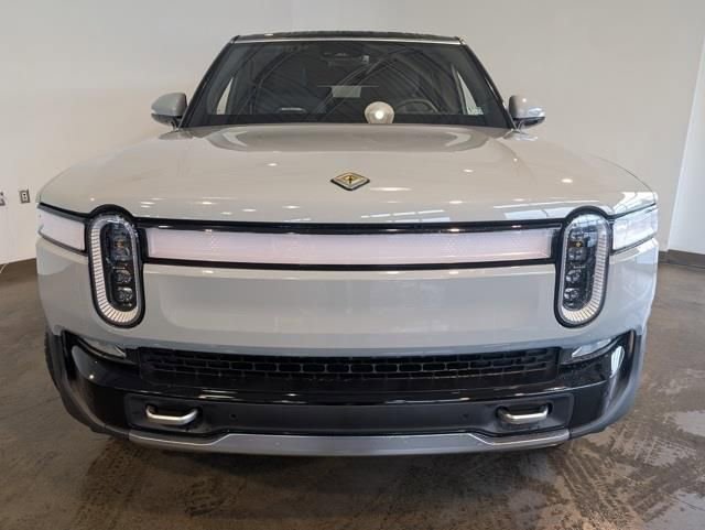 Used 2024 Rivian R1S Adventure image 2