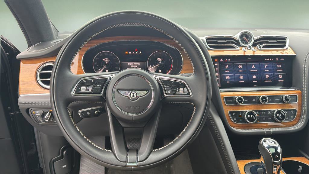 Used 2021 Bentley Bentayga image 33