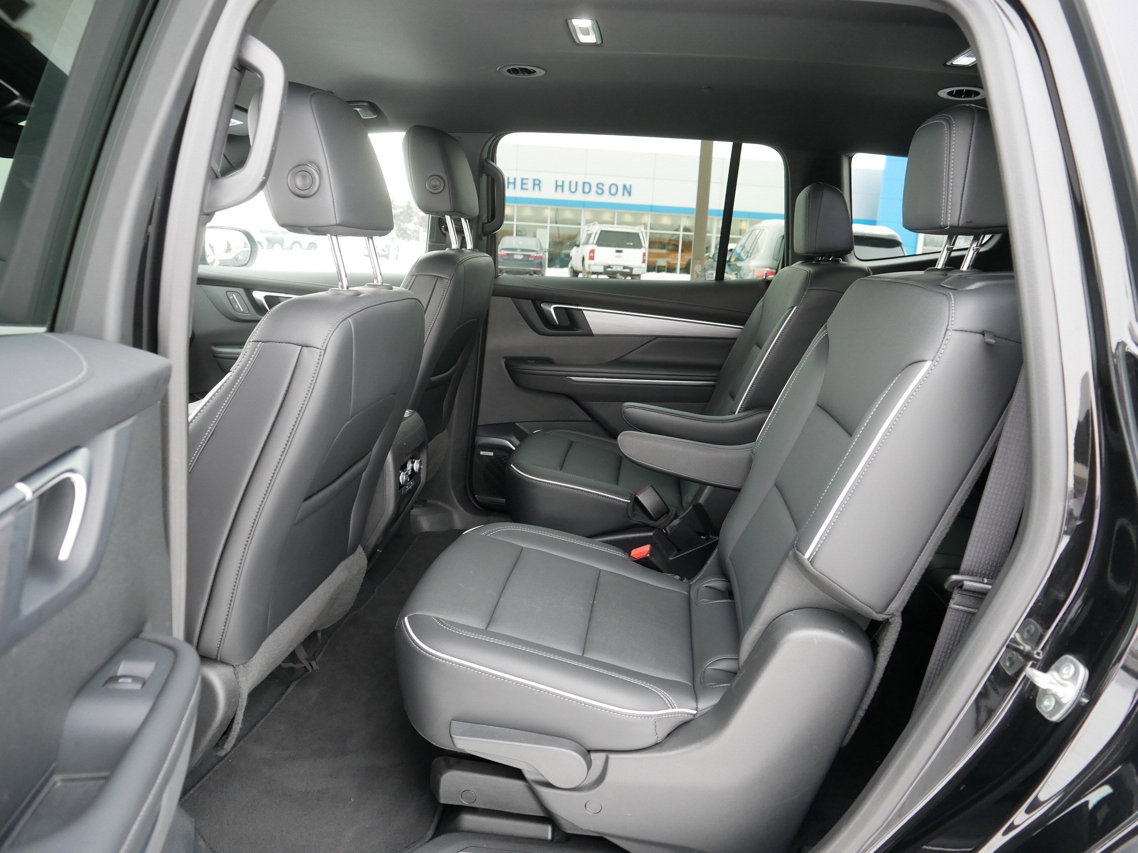 Used 2025 Buick Enclave Preferred image 34