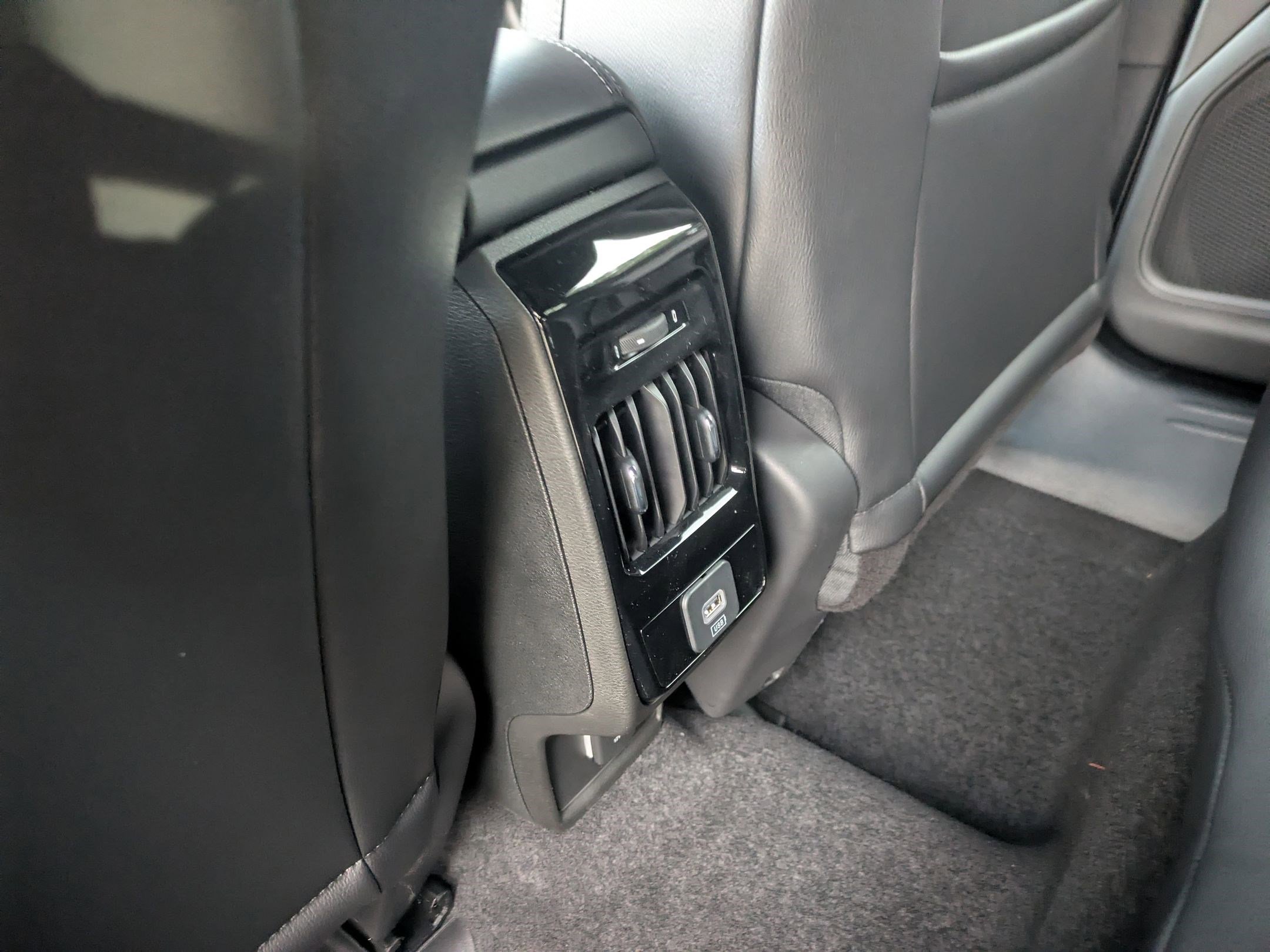 New 2026 Jeep Compass Latitude image 17