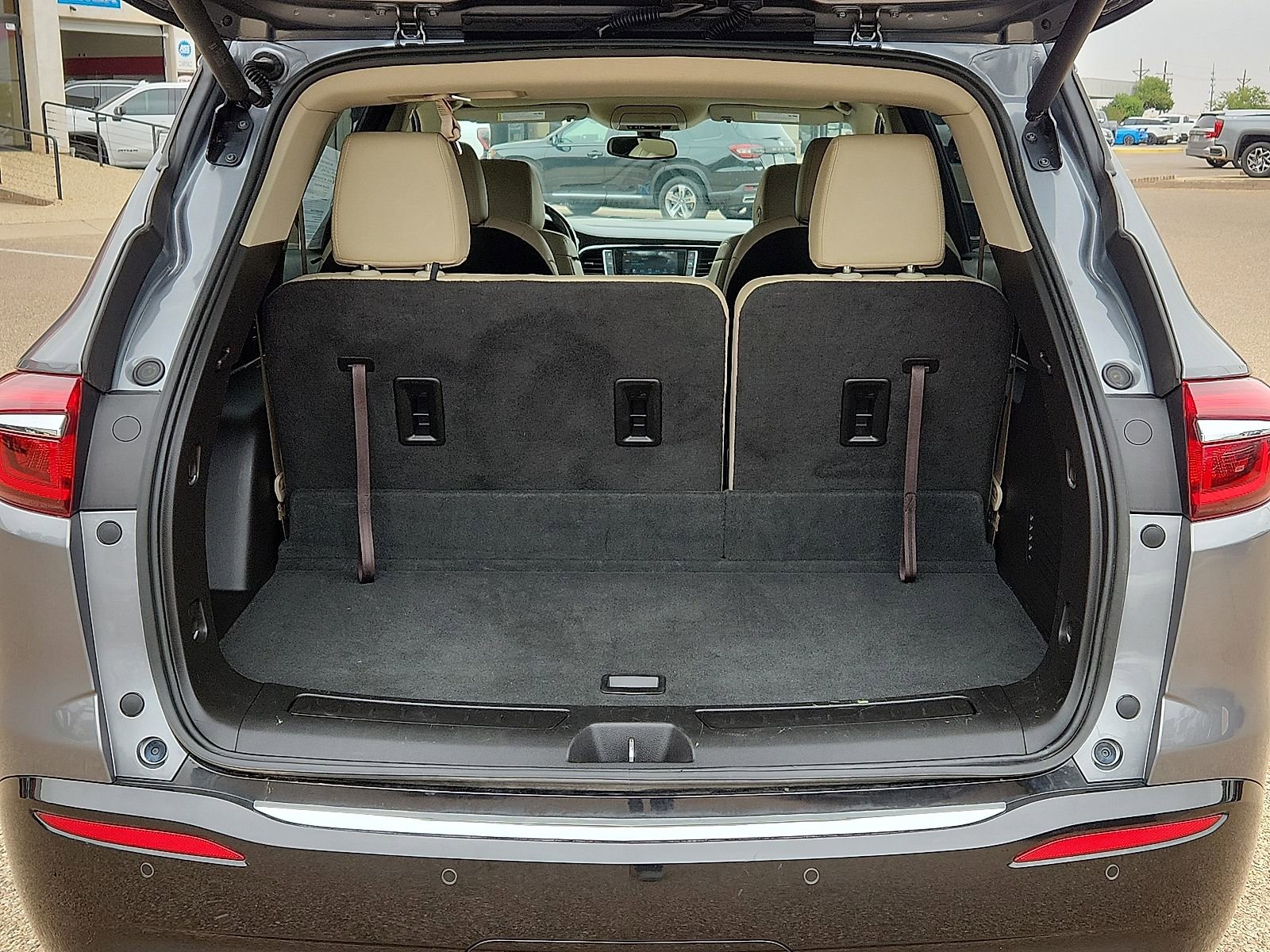 Used 2019 Buick Enclave Essence AWD/4WD image 9