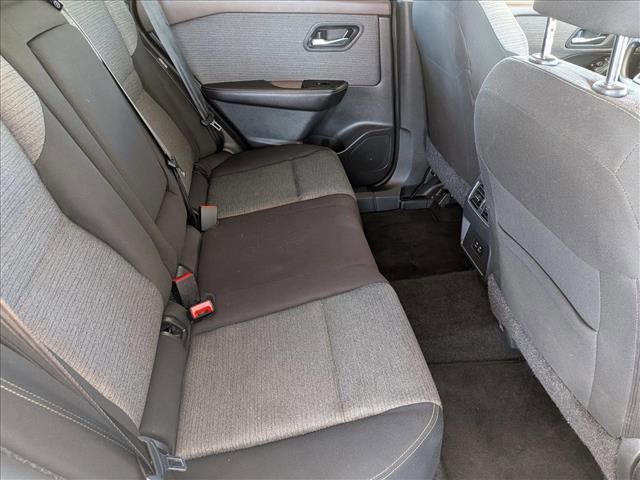 Used 2023 Nissan Rogue SV image 19