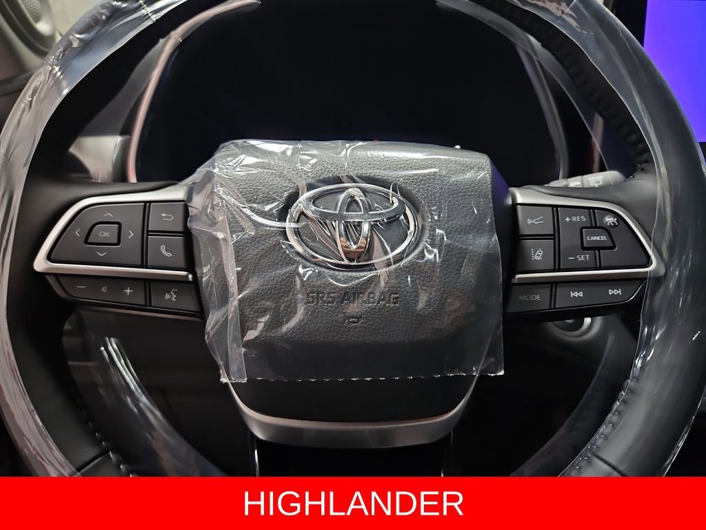 New 2026 Toyota Highlander Platinum image 16