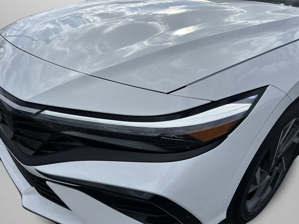 New 2026 Hyundai Elantra Limited FWD image 20