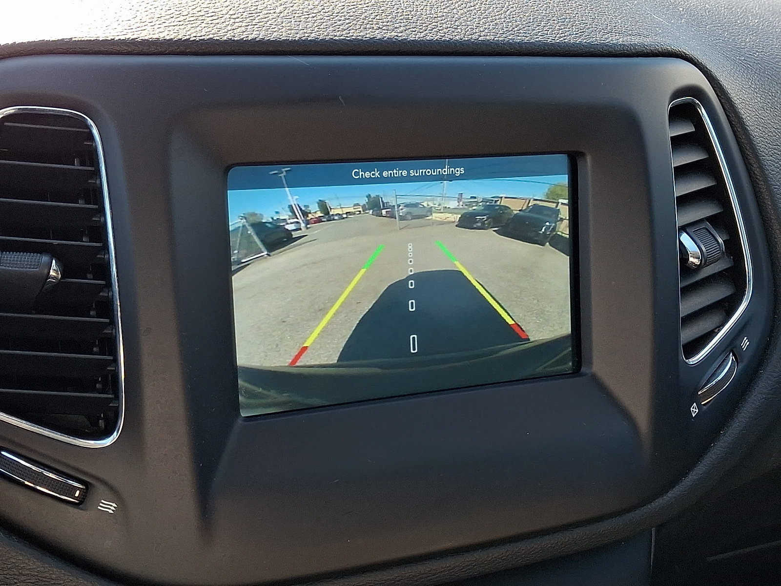 Used 2018 Jeep Compass Latitude w/ Popular Equipment Group AWD/4WD image 19