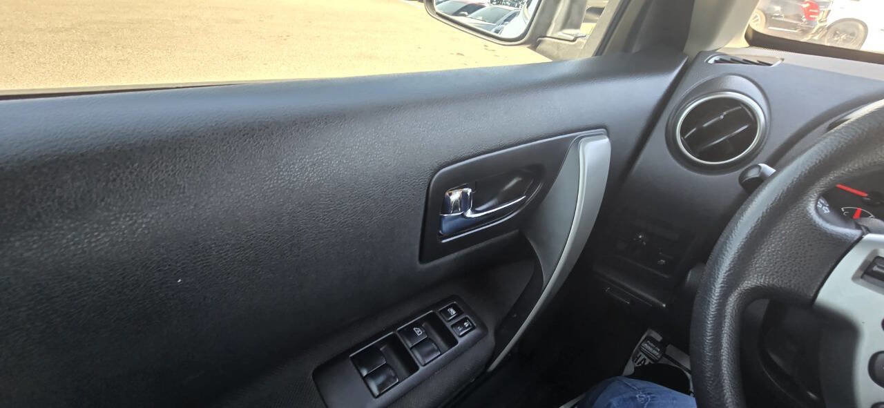 Used 2014 Nissan Rogue S w/ Convenience Package image 42