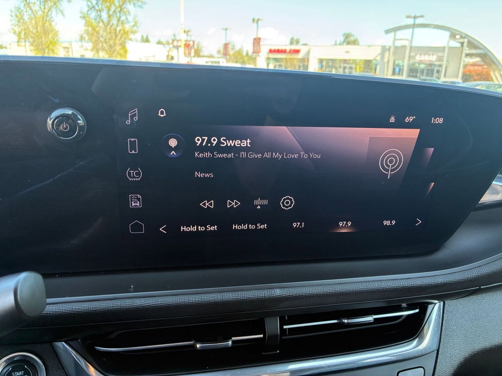 Used 2025 Buick Envista Preferred image 20