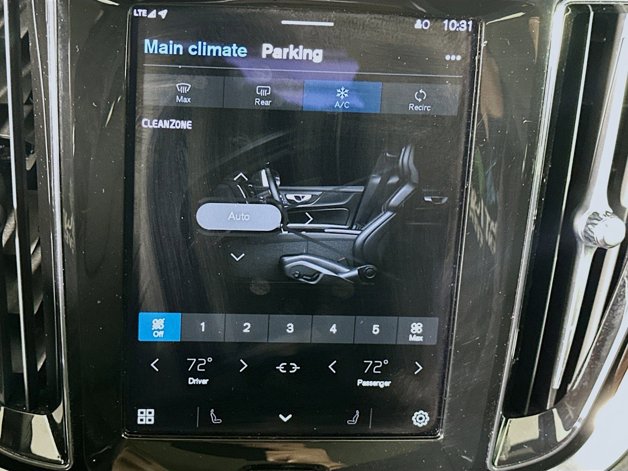 Used 2024 Volvo S60 B5 Plus image 24