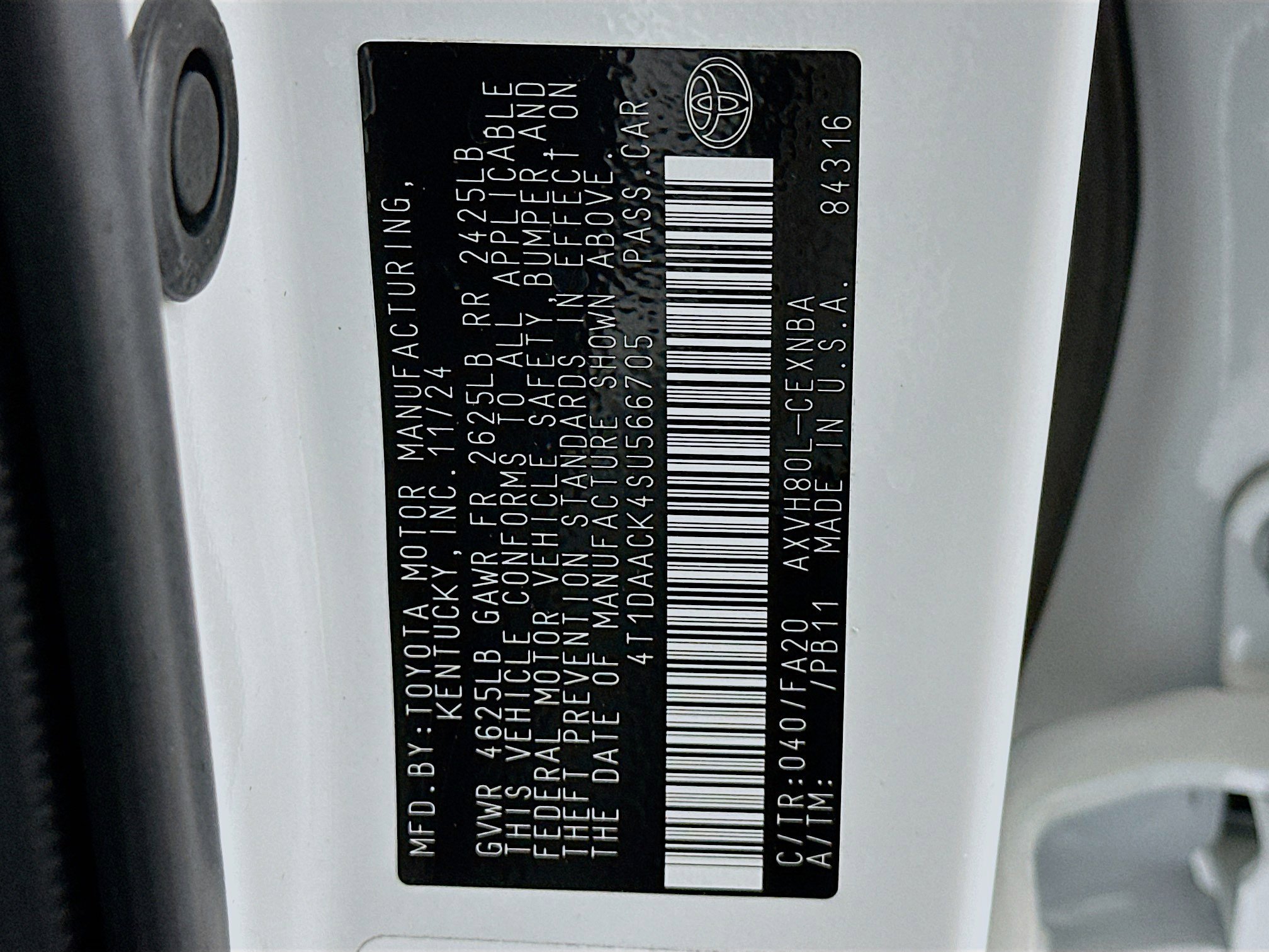 Used 2025 Toyota Camry LE image 12