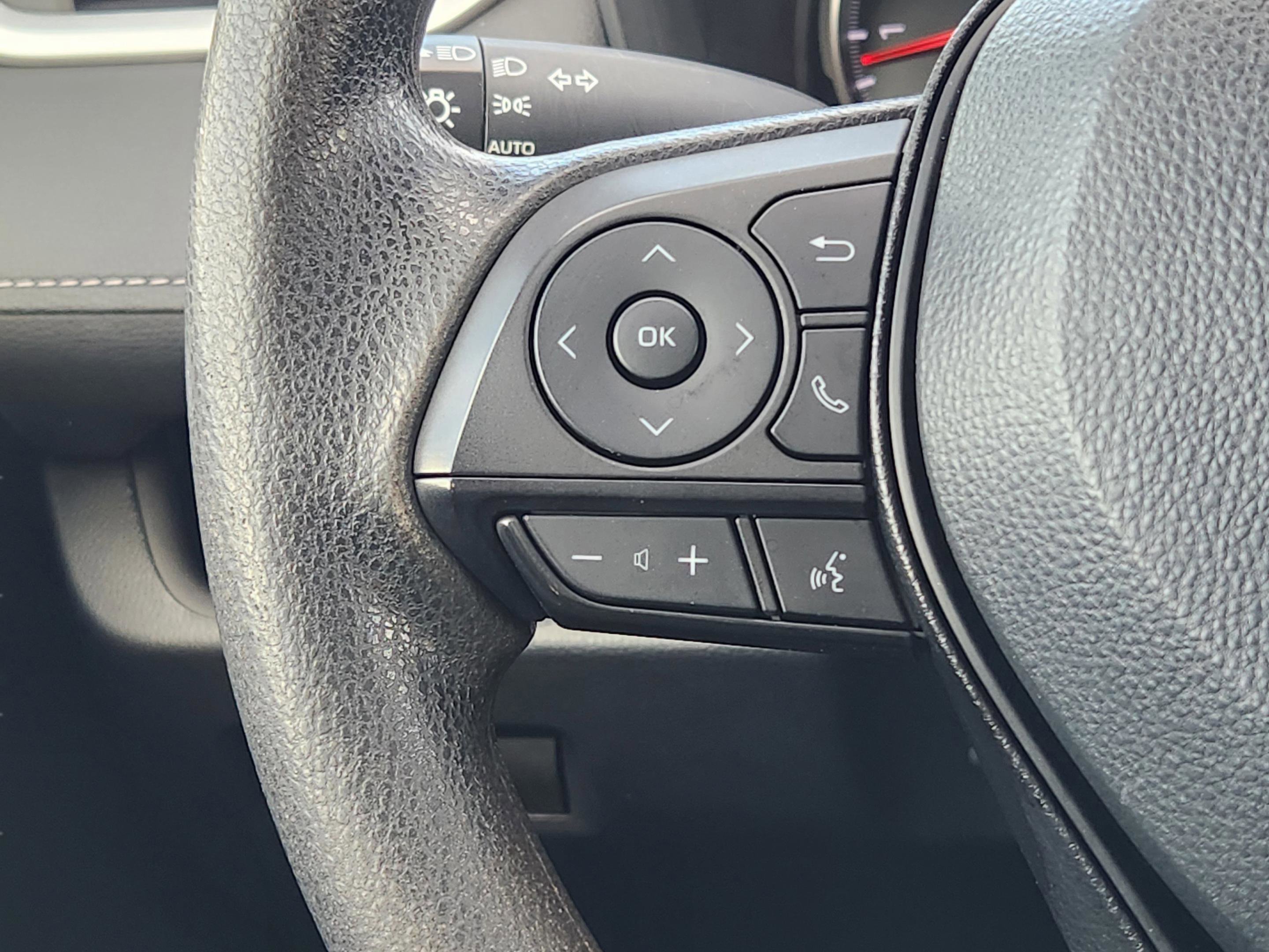 Used 2022 Toyota RAV4 XLE AWD/4WD image 28