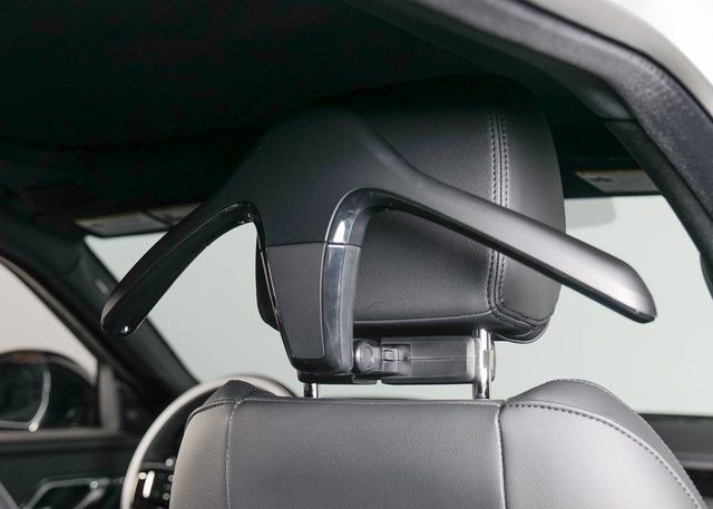 New 2026 Land Rover Range Rover Velar Dynamic SE image 14