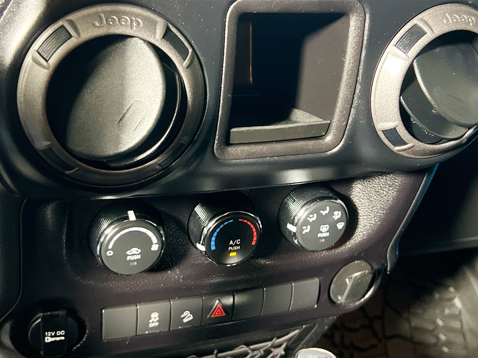 Used 2017 Jeep Wrangler Unlimited Sport w/ Connectivity Group AWD/4WD image 26
