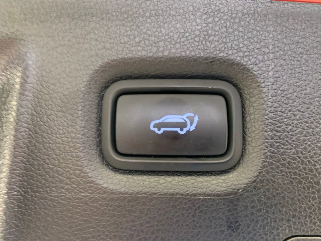 Used 2022 Hyundai Santa Fe Calligraphy AWD/4WD image 11