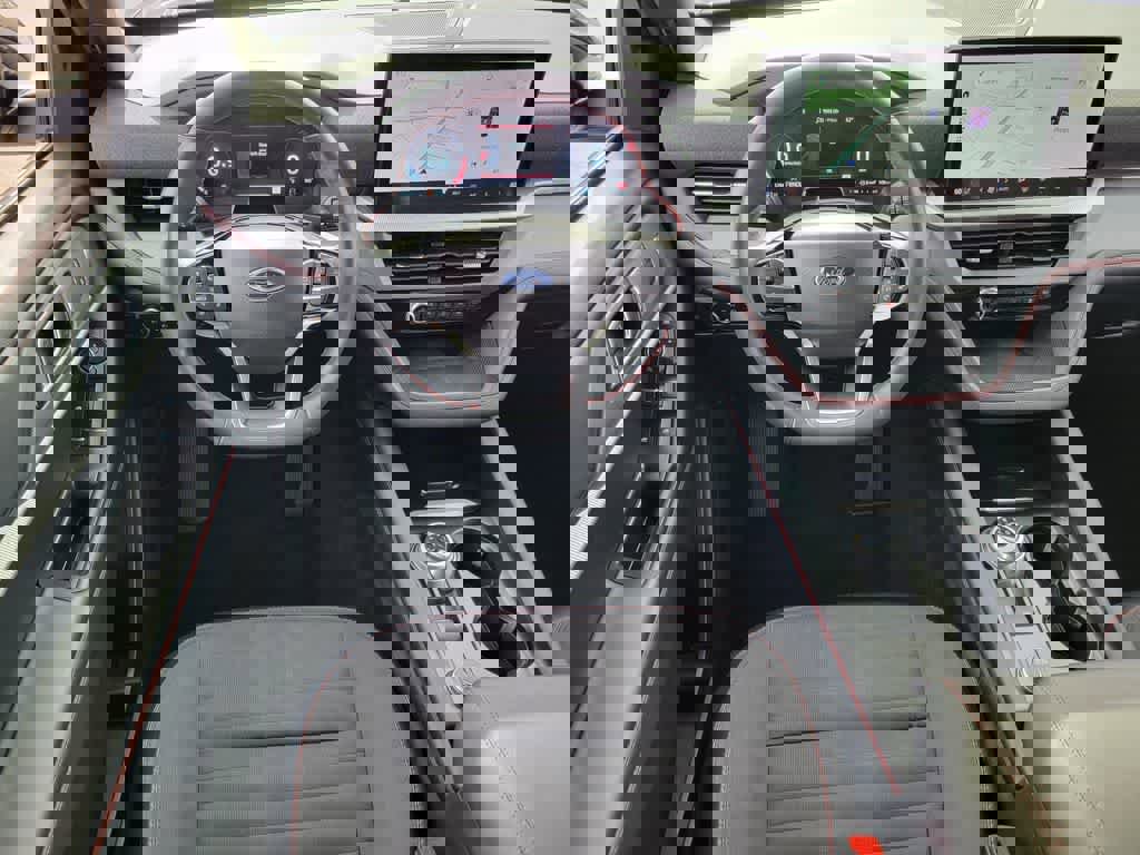 Certified 2025 Ford Explorer ST-Line image 15