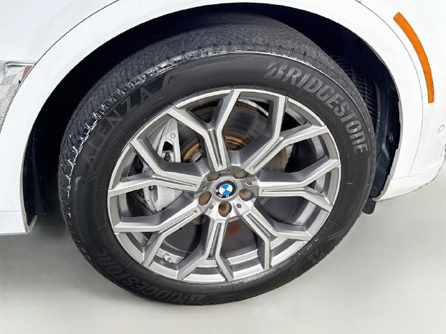 Used 2021 BMW X7 xDrive40i w/ Premium Package AWD/4WD image 31