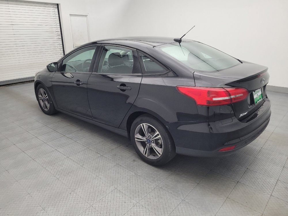 Used 2018 Ford Focus SE w/ SE Appearance Package FWD image 3