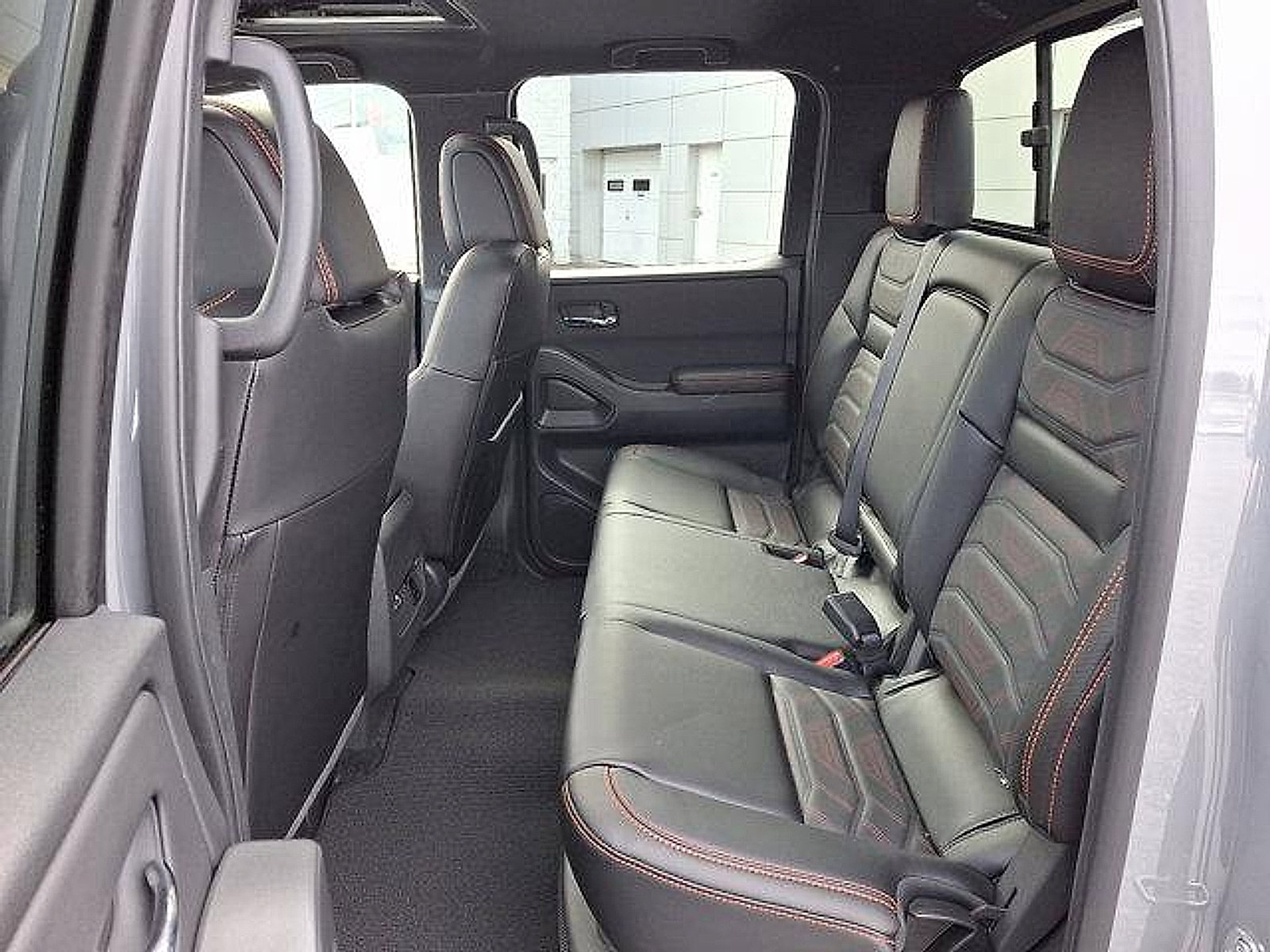 New 2025 Nissan Frontier PRO-4X w/ Pro Premium Package image 5