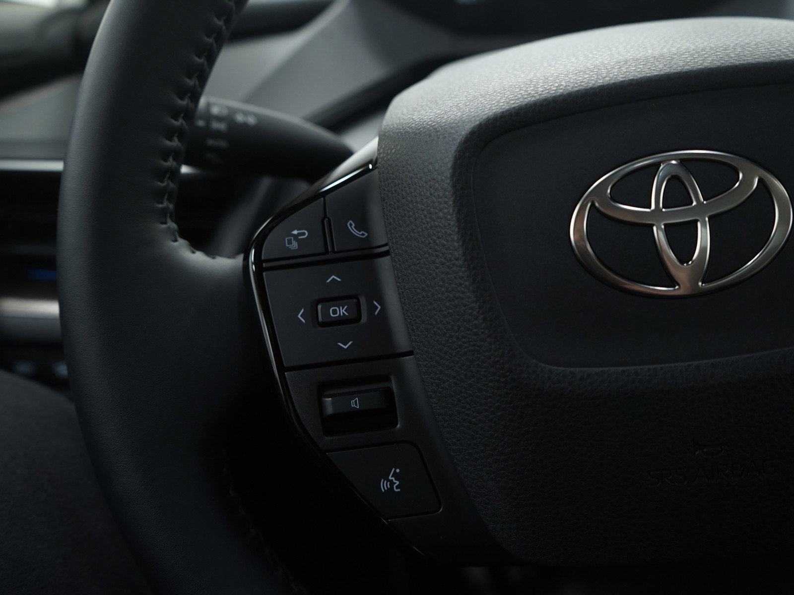 Used 2025 Toyota Prius Limited image 28