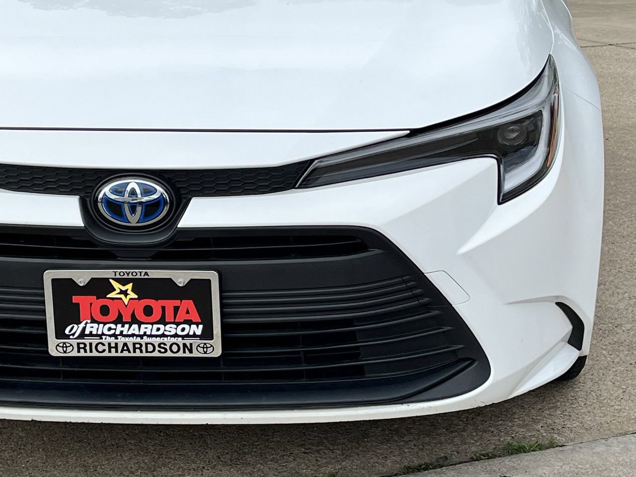 Used 2024 Toyota Corolla LE image 8