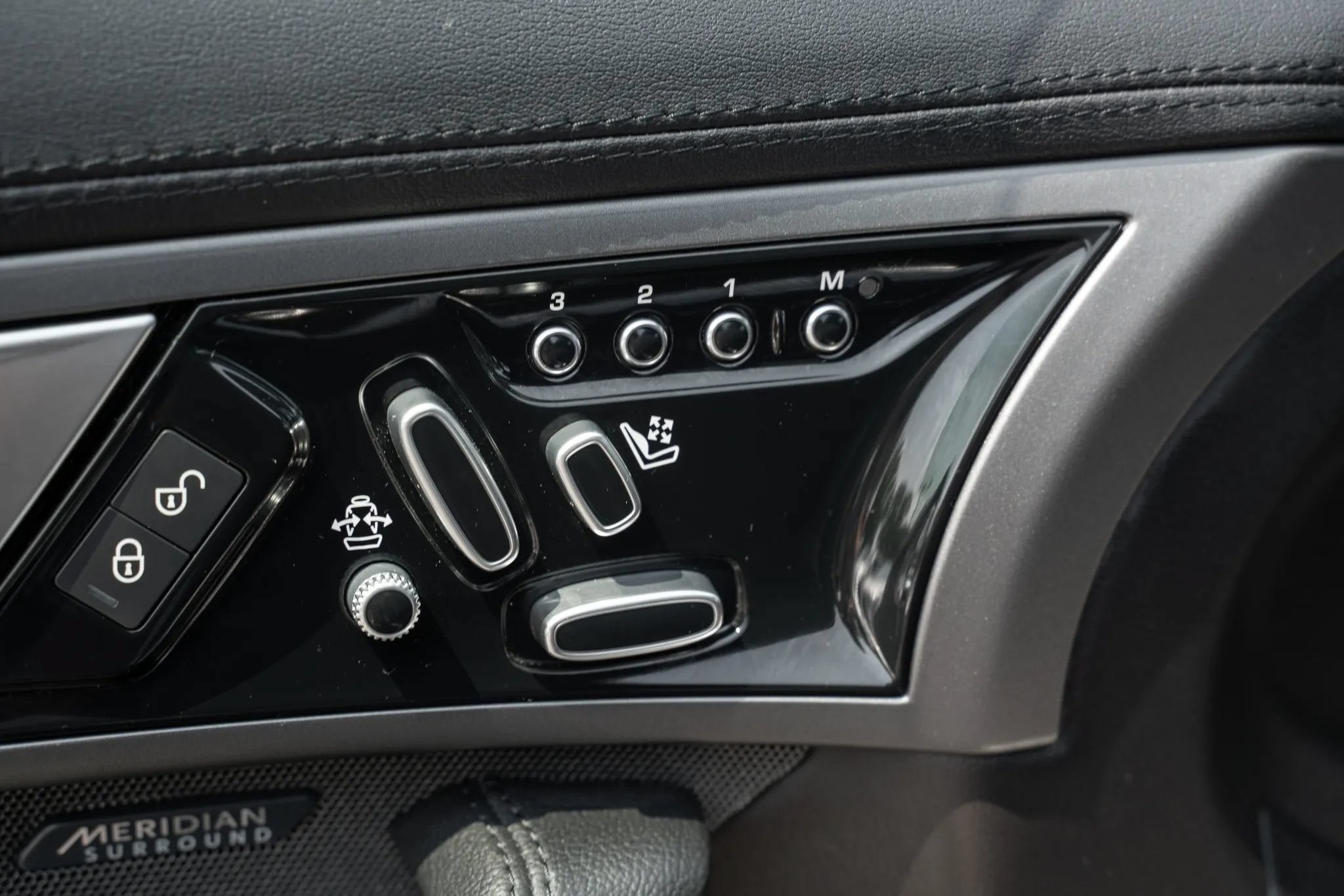 Used 2016 Jaguar F-TYPE S AWD/4WD image 18
