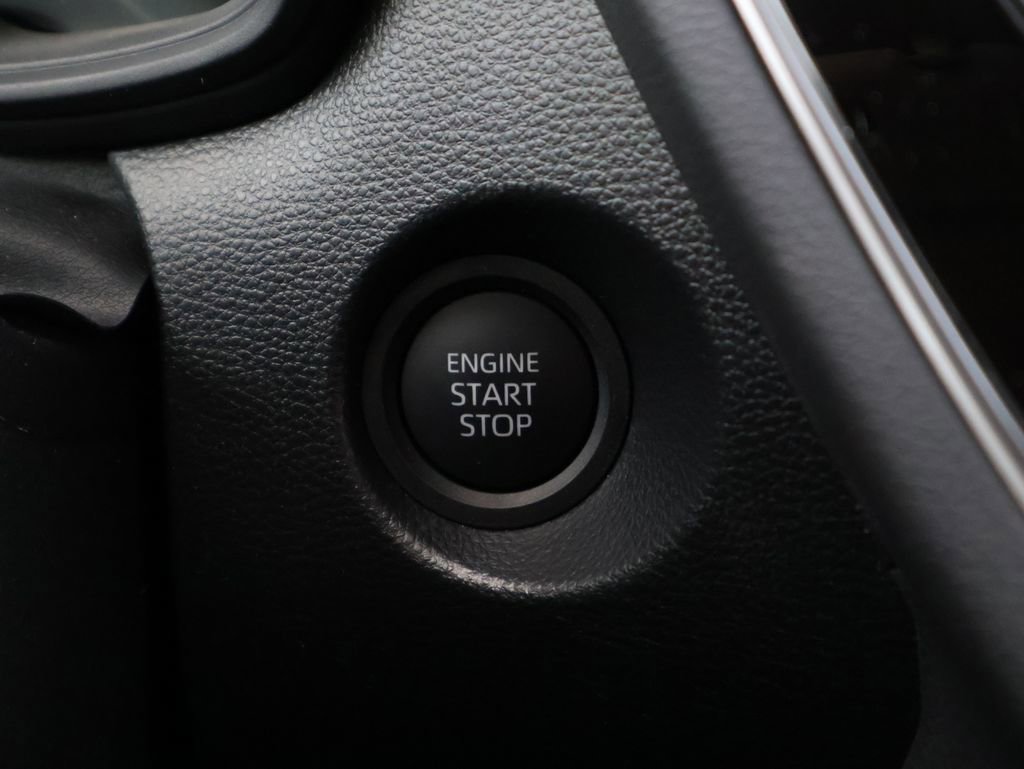 Used 2026 Toyota Corolla Cross LE FWD image 23