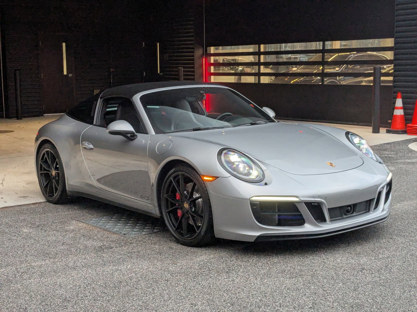 Used 2018 Porsche 911 Targa 4 GTS image 7