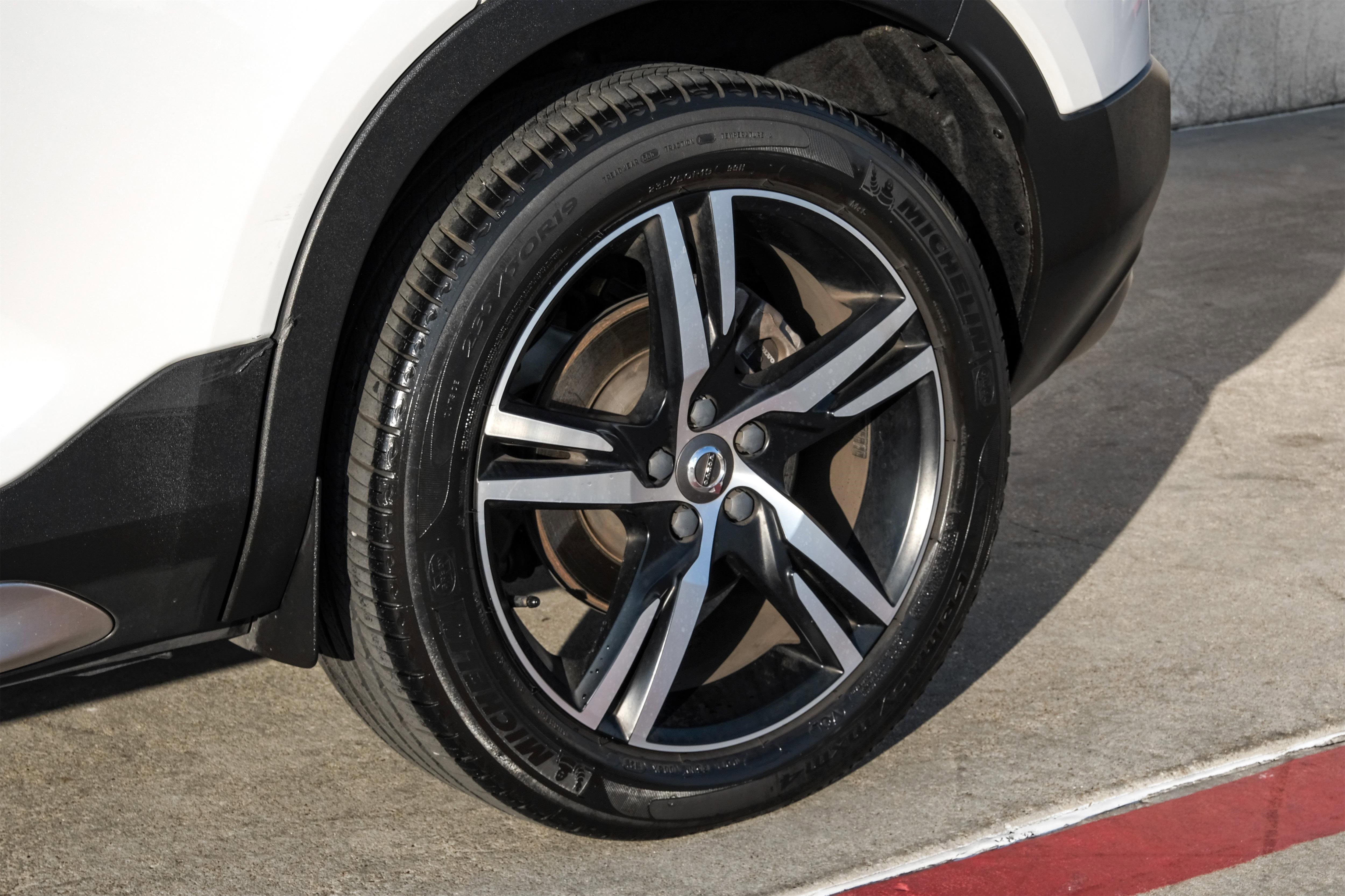 Used 2021 Volvo XC40 T4 R-Design image 62