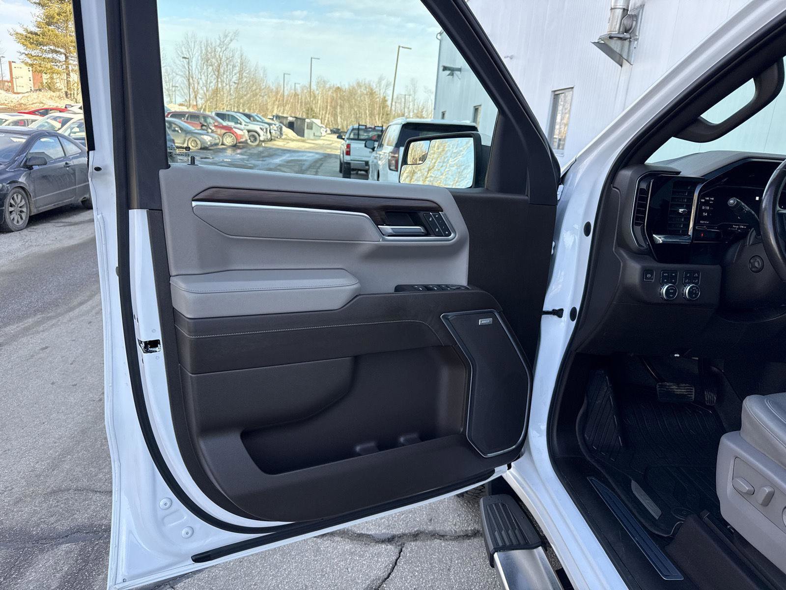 Used 2023 GMC Sierra 1500 SLT w/ SLT Premium Package AWD/4WD image 15