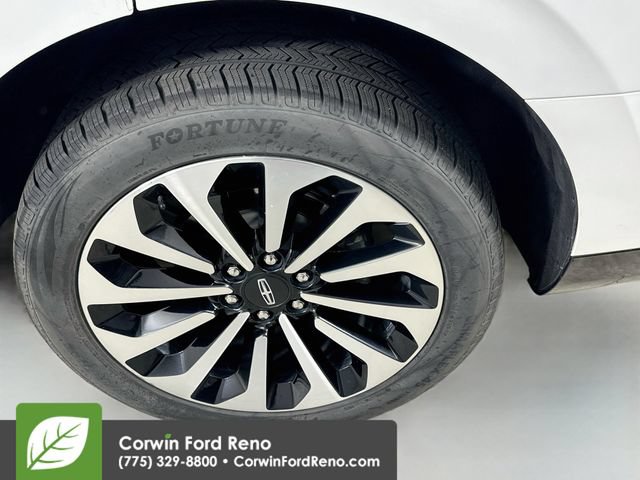 Used 2022 Lincoln Navigator Reserve AWD/4WD image 32