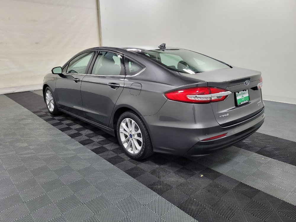 Used 2020 Ford Fusion SE image 3