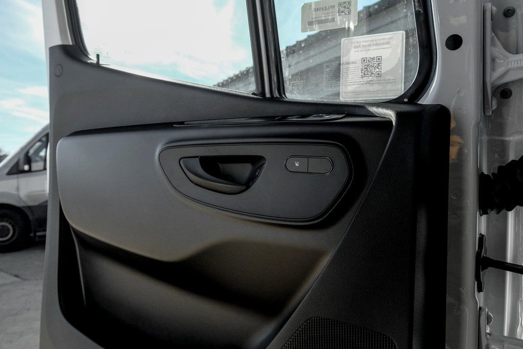 Used 2026 Mercedes-Benz Sprinter 2500 image 13
