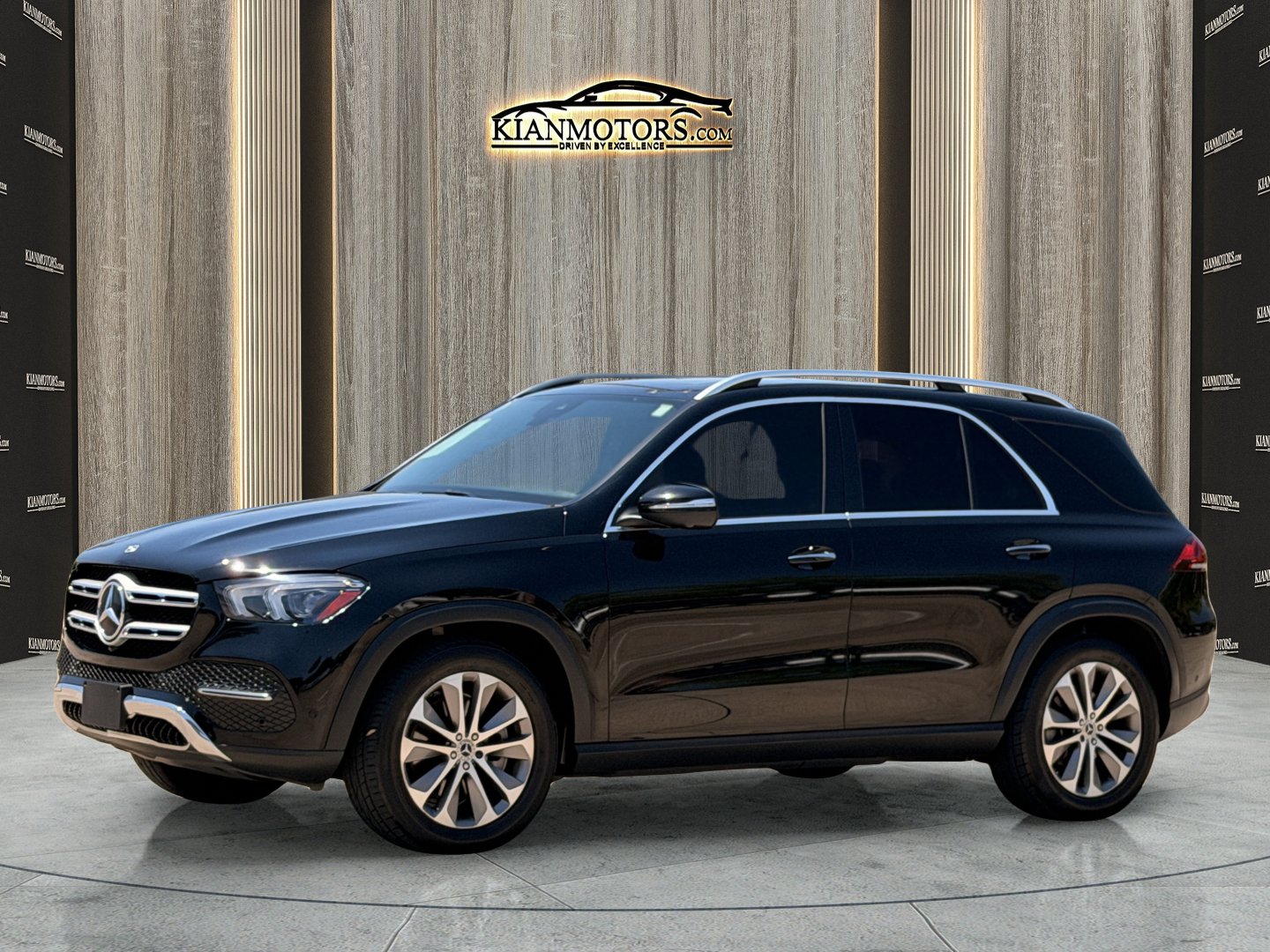 Used 2023 Mercedes-Benz GLE 450 4MATIC w/ Premium Package image 3