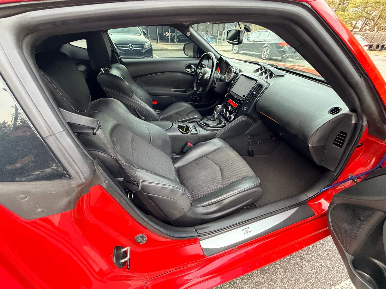 Used 2010 Nissan 370Z Touring RWD image 9